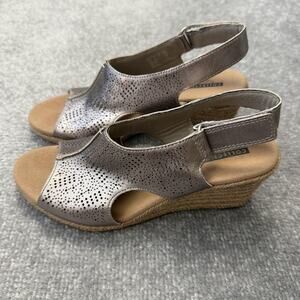 Clarks Collection Shoes Womens Size 6 Metallic Pewter Wedge Sandals Soft Cushion